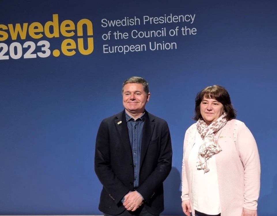 Министърът на финансите Росица Велкова и председателят на Еврогрупата Паскал Данахю