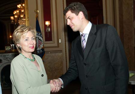 Министър Велчев и Хилари Клинтън