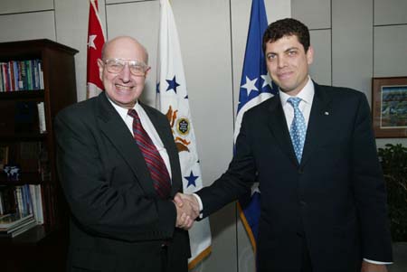 Министър Велчев и зам.-министърът на отбраната на САЩ Дов Закхайм