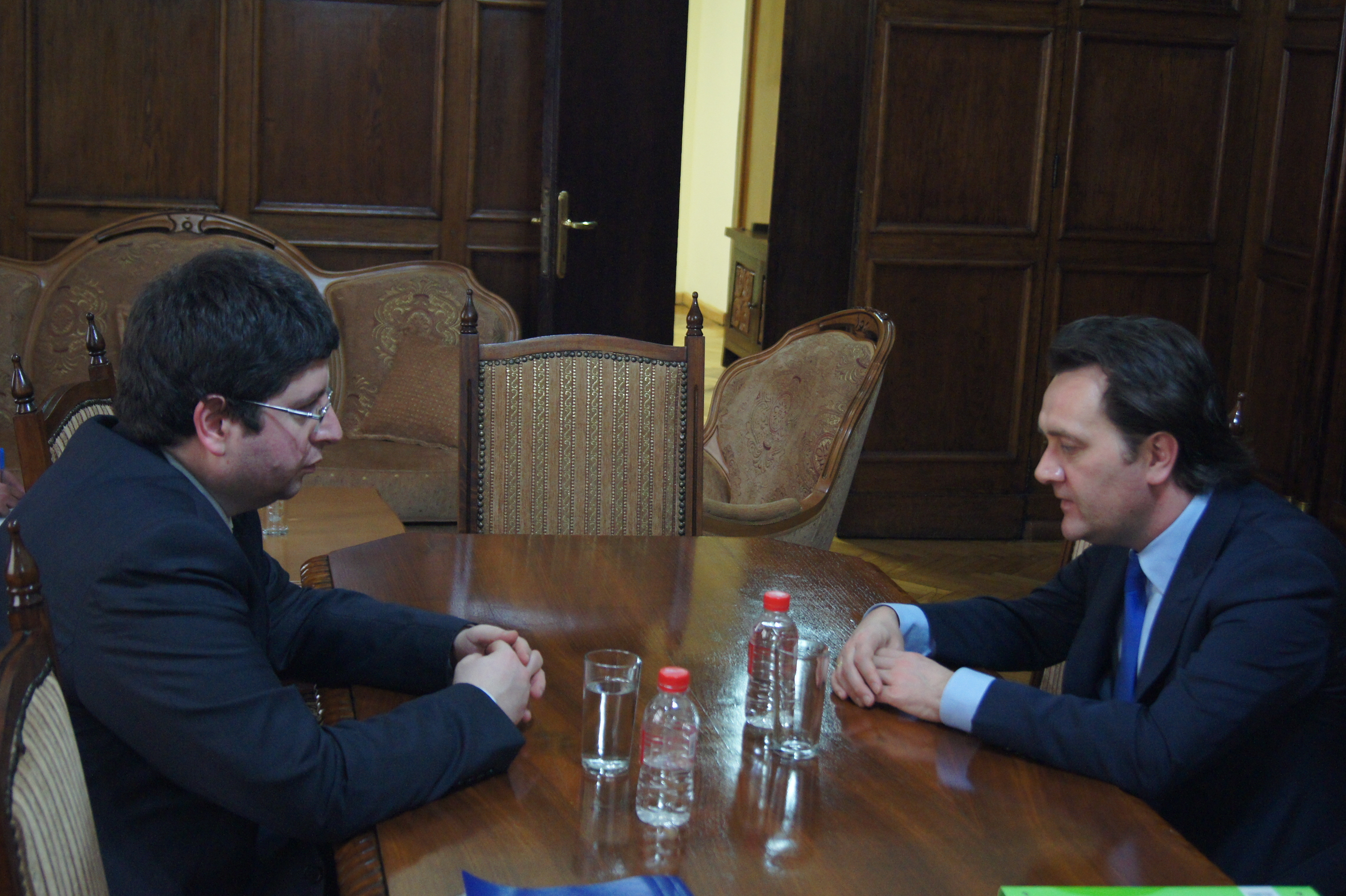 MINISTER OF FINANCE PETAR CHOBANOV MEETS THE EXECUTIVE DIRECTOR OF WORLD BANK DUTCH CONSTITUENCY FRANK HEEMSKERK