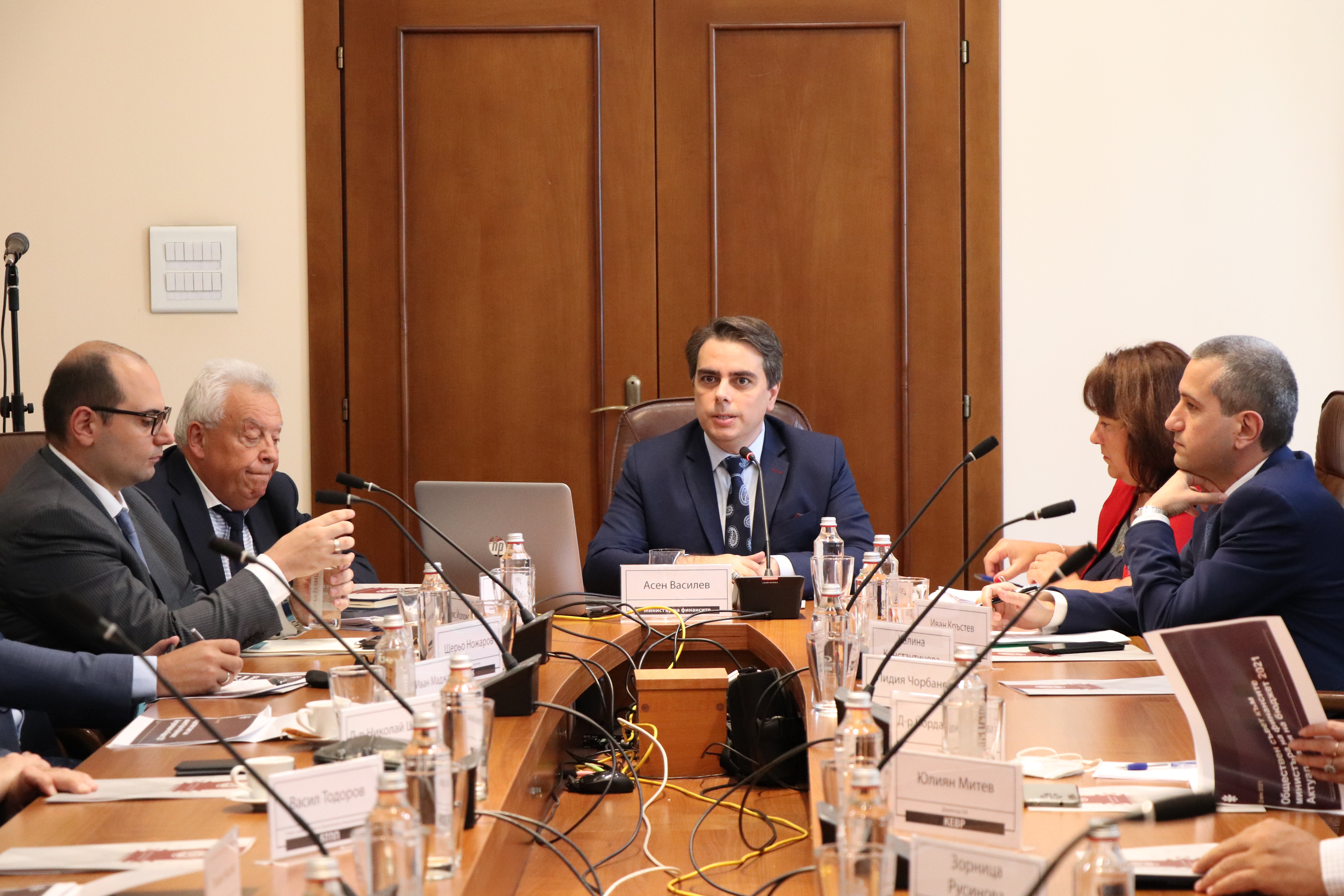Министър Василев участва в третия обществен съвет